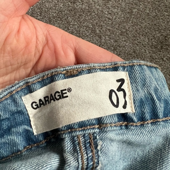Light wash Bf style jeans mid rise from garage - Picture 4 of 4